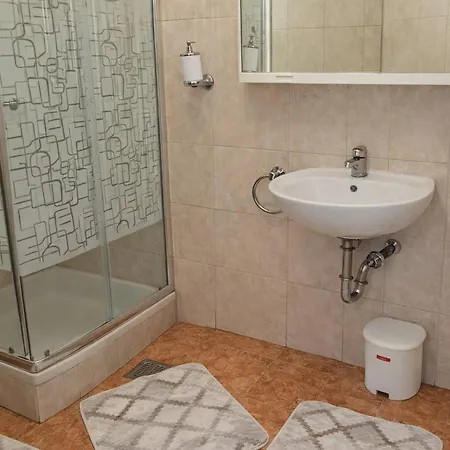 Appartement Charming 1st Floor In With Private Terrace